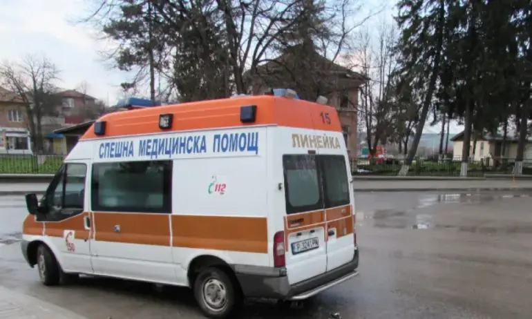 Мъж с психични отклонения нанесе жесток побой на майка си - Tribune.bg