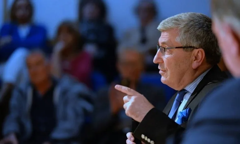 Лице на ДБ: Гласувайте за Манолова - Tribune.bg