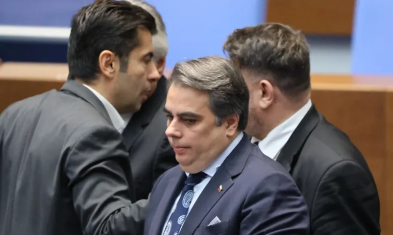 Кирил Петков и Асен Василев: ДБ са свободни да отидат на преговори с ГЕРБ - Tribune.bg