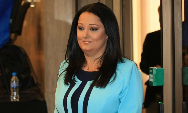 Депутатите прекратиха пълномощията на Лиляна Павлова, тя става вицепрезидент на ЕИБ - Tribune.bg