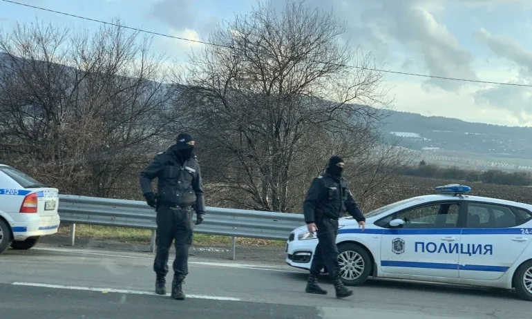 Акция: Задържаха няколко души, заподозрени са в шпионаж - Tribune.bg