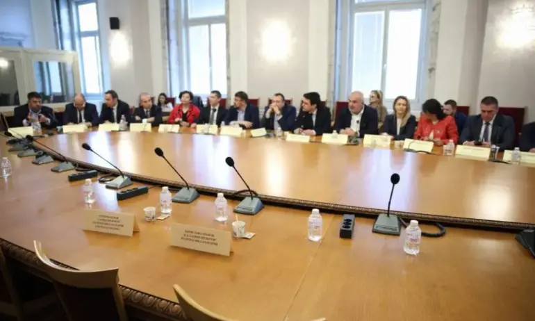 Петима магистрати на изслушване пред комисията за Нотариуса - Tribune.bg