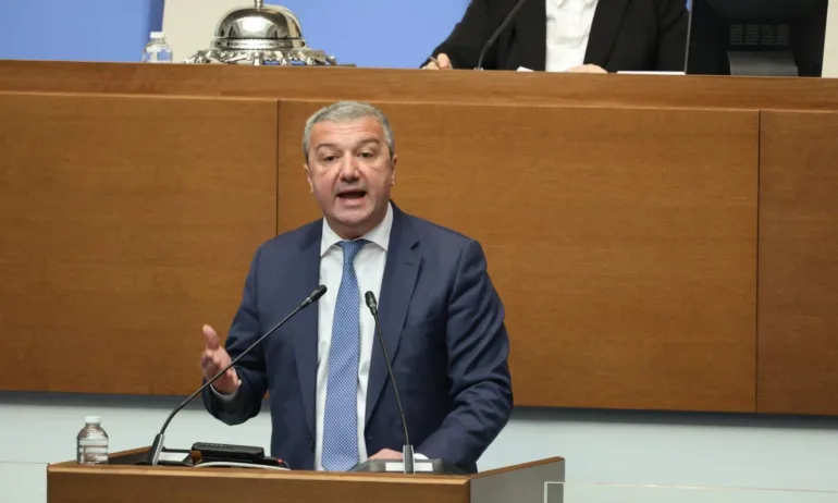 Драгомир Стойнев: Трябва да се преразгледа статутът имунитет на народните представтели - Tribune.bg