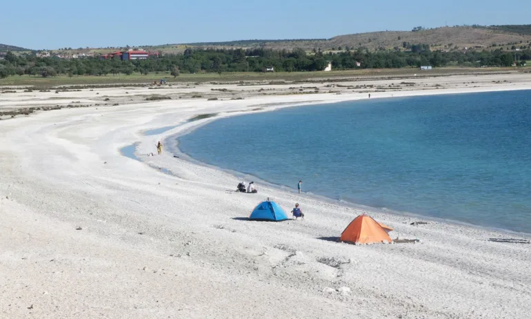 Първи арести за къмпингуващи в Гърция - Tribune.bg