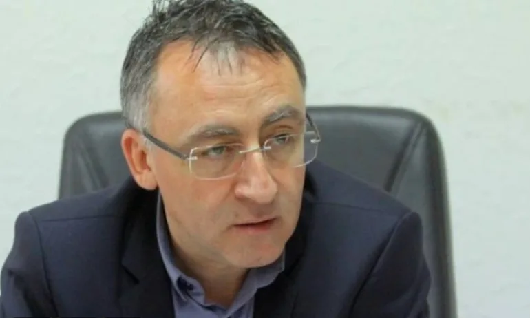 Деян Стаматов за грипната епидемия: Има много отсъстващи ученици. Притеснителна е ситуацията - Tribune.bg