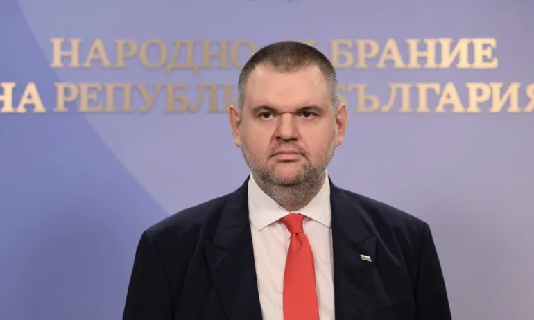 Делян Пеевски: Върхът на олигархията е в кабинета на Радев - Tribune.bg