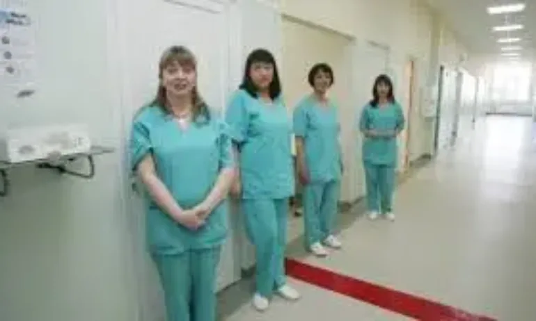 ИПИ: Ударно да се увеличат заплатите на медицинските сестри и по-кратко да учат - Tribune.bg