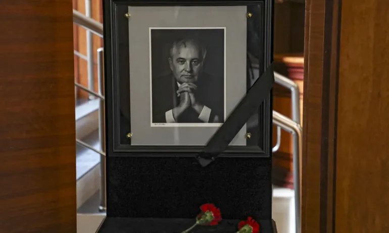 Още не е ясно дали Путин ще отиде на погребението на Горбачов в събота - Tribune.bg