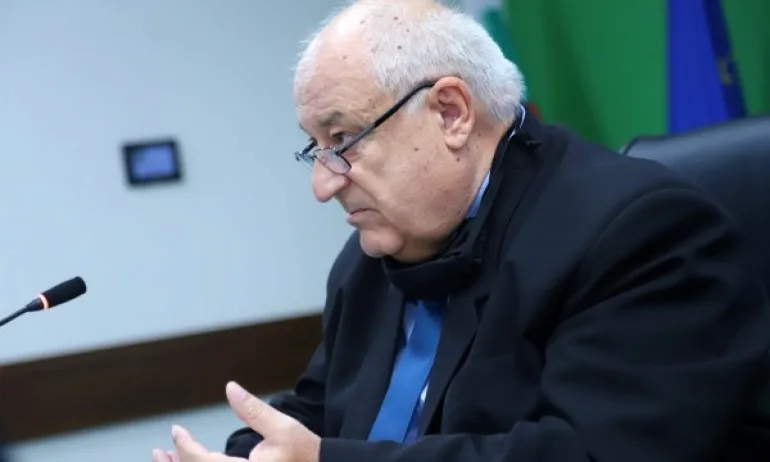 Екоминистърът прекрати разтоварването на азотната тор от заседналия кораб - Tribune.bg