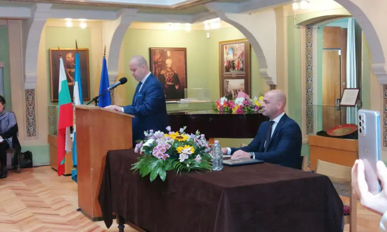 Новият кмет на Пловдив Костадин Димитров положи клетва - Tribune.bg