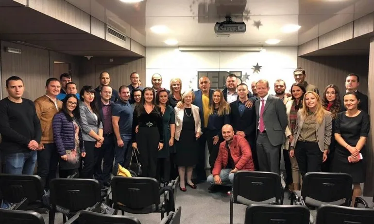 Борисов: Младите са бъдещето - Tribune.bg