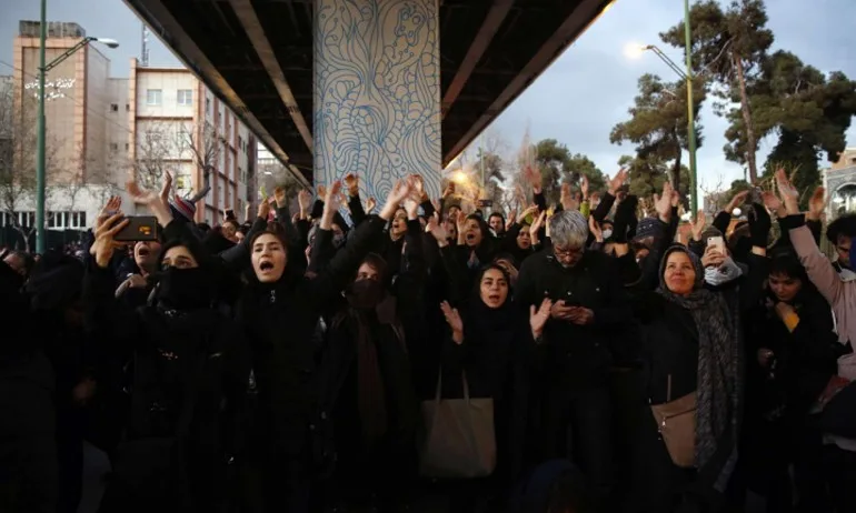 Протест в Иран заради свалянето на украинския самолет - Tribune.bg
