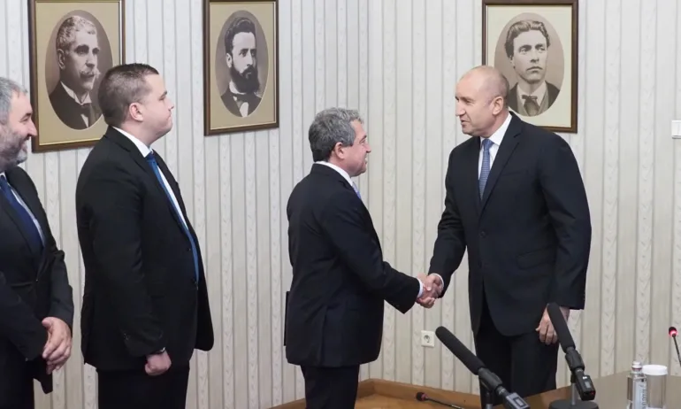 Румен Радев все успява да се възползва от ИТН - Tribune.bg