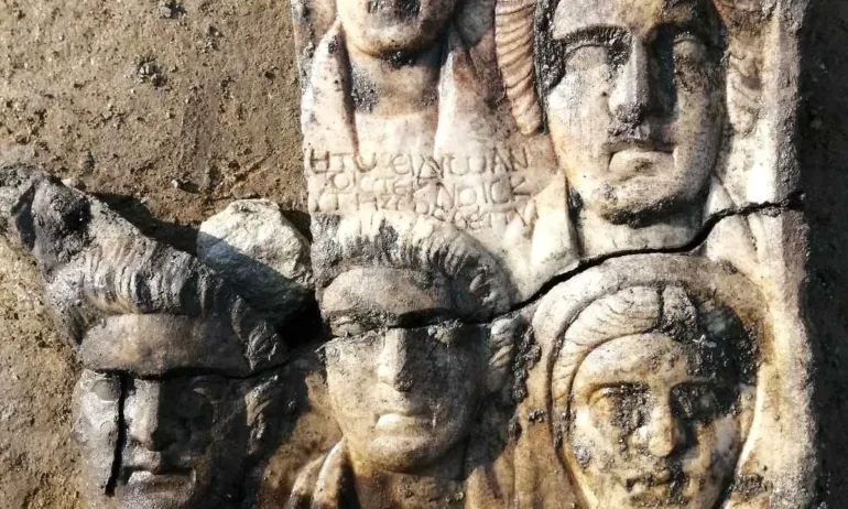Археолозите показаха уникално ново откритие в Хераклея Синтика - Tribune.bg