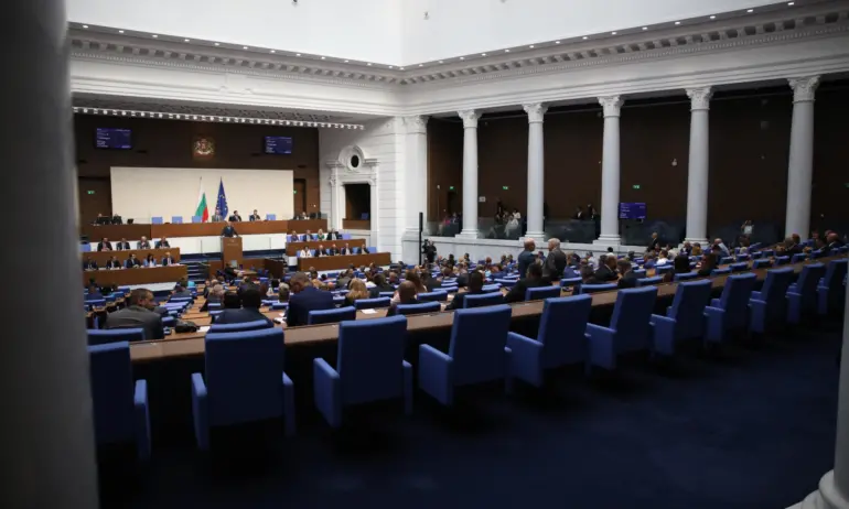 На първо четене: КАТ дават невръчени глоби и на пътя. Младите шофьори с ограничение - Tribune.bg