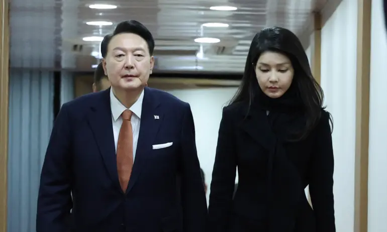 Чанта Dior за 2200$ доведе до тежки раздори в управлението на Южна Корея - Tribune.bg