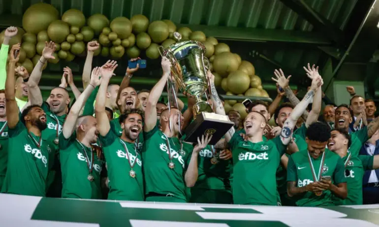 Георги Иванов връчи 13-та титла на Лудогорец - Tribune.bg