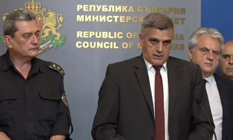 Стефан Янев готви заповеди след пожарите, до 15 август остава опасността от нови бедствия - Tribune.bg