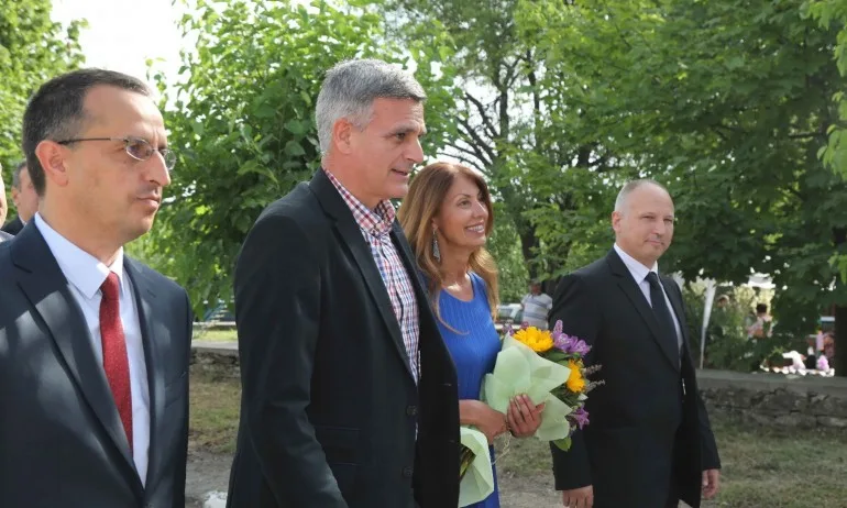 Стефан Янев разбрал, че има приходи в бюджета и тенденцията е положителна - Tribune.bg