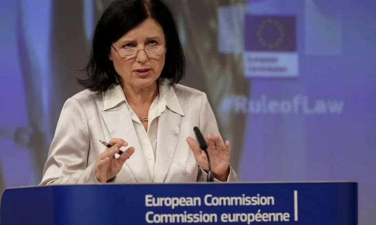 Първият евродоклад за върховенството на закона: Тревога за Полша и Унгария - Tribune.bg