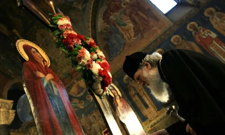Светият Синод призова православните да се молят за лекари, полицаи и останалите в риск - Tribune.bg
