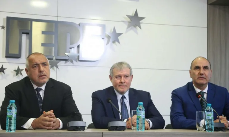 СДС даде мандат на Румен Христов да финализира преговорите с ГЕРБ за евровота - Tribune.bg