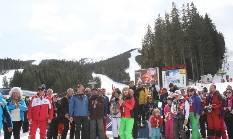 Екатерина Захариева и дипломати с послание за диалог и толерантност - Tribune.bg