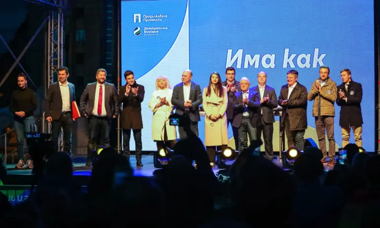 Как да разпознаем умнокрасивите? Без собствено мнение и с логика, която дава на късо - Tribune.bg