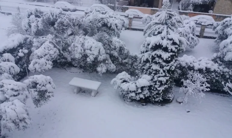 Още две жертви на лошото време в Гърция - Tribune.bg