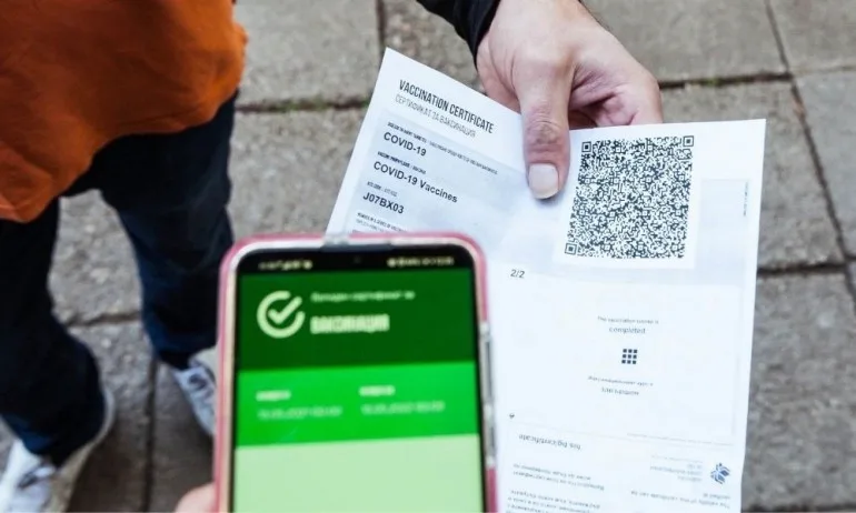 Гърция обмисля едностранно да анулира българските зелени сертификати - Tribune.bg