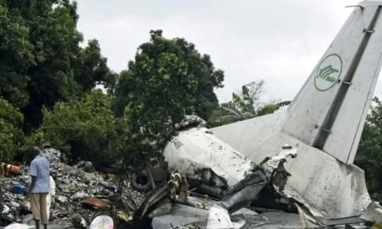 Самолетна катастрофа в Южен Судан, над 20 души са загинали - Tribune.bg