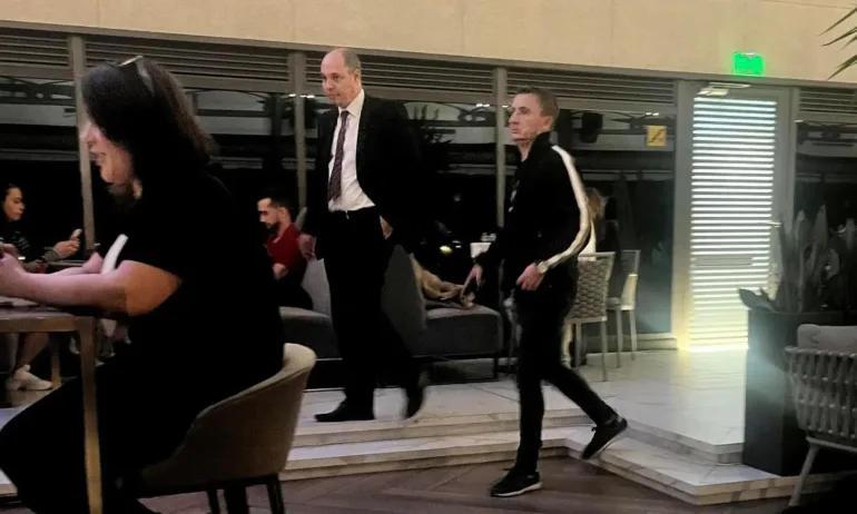 Сашо Кеша на бар с шефа на Електросистемен енергиен оператор - Tribune.bg