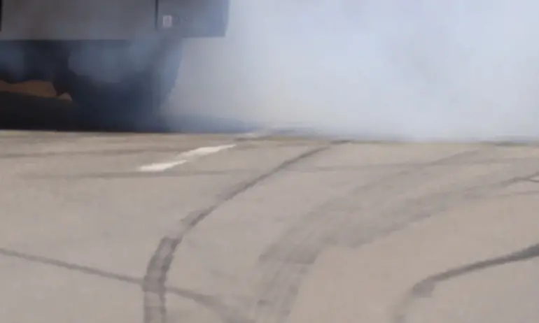 Нощните дрифтове най-често дело на млади шофьори. Рекордьорът – с 240 км./ч. по Околовръстното - Tribune.bg