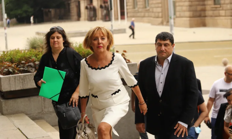 Изправи се, България! се регистрира за изборите - Tribune.bg