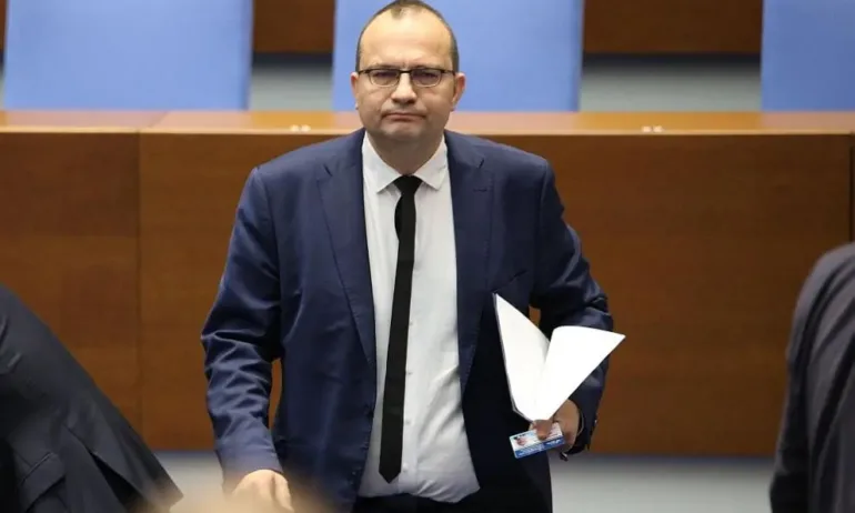 Мартин Димитров: Предлагаме максимум една заплата годишно бонуси в държавната администрация - Tribune.bg