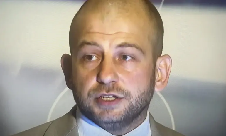 Зам.-министърът, снимал с телефона си кода на машините, завладял всички проекти в МЕУ - Tribune.bg