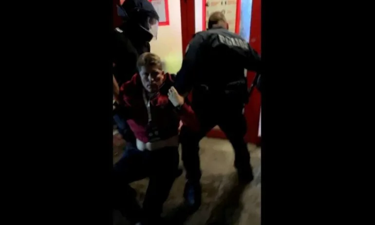 В цял свят отразиха грозните сцени на Армията от вчера - Tribune.bg