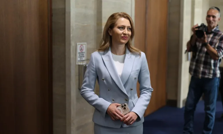 Рая Назарян: Опозицията се превърна във фабрика за неуспешни вотове на недоверие - Tribune.bg