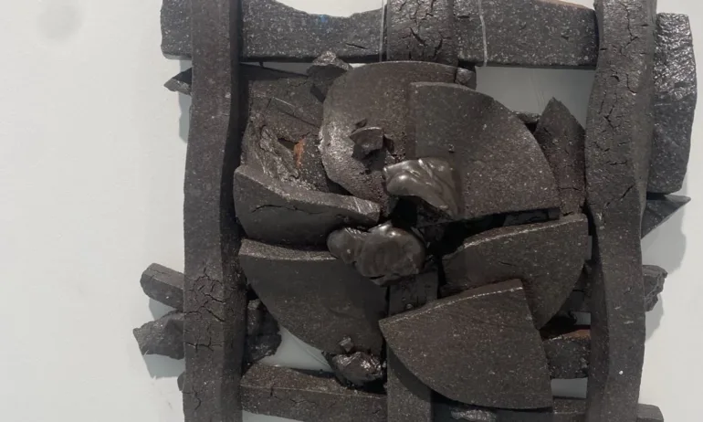 Говорещият с камъка Огнян Читаков показа последните си творби в Арт галерия Vejdi - Tribune.bg