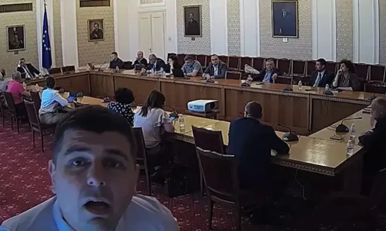 Кралев: Самопровъзгласилите се за демократи трият записи и материали от независими медии - Tribune.bg