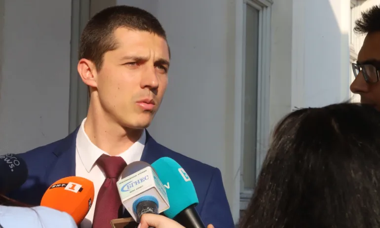 Председателят на НС: ПП сме си същите, има промяна в отношението на Радев към нас - Tribune.bg