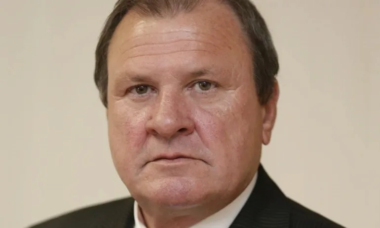 Областният на Шумен катастрофира – отказал кръвна проба и дрегер - Tribune.bg