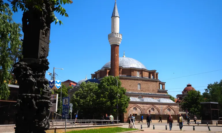 Радев и Пеевски честитиха Курбан Байрам - Tribune.bg