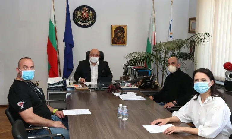 Министър Кралев се срещна с представители на Асоциацията за здраве и фитнес - Tribune.bg