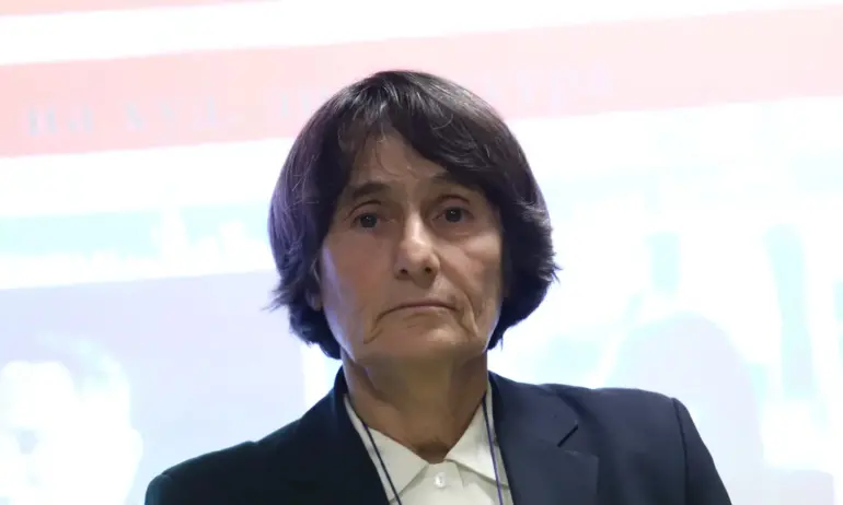 Здравка Евтимова: Празнуваме Съединението един ден, а през останалите сме разединени - Tribune.bg