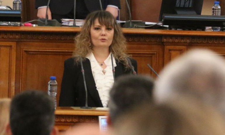 След заплахите от Радостин Василев: Депутатка от ИТН с охрана от Трифонов - Tribune.bg