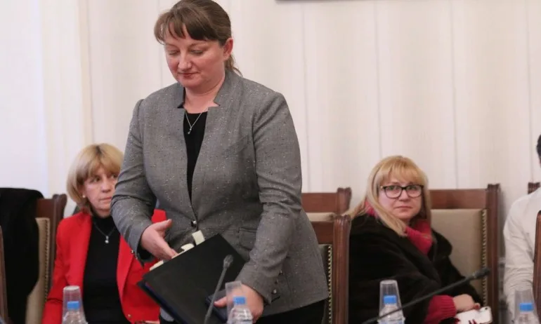 Социалният министър за протеста на сестрите: Има основателни искания, но и конкретни провокации - Tribune.bg