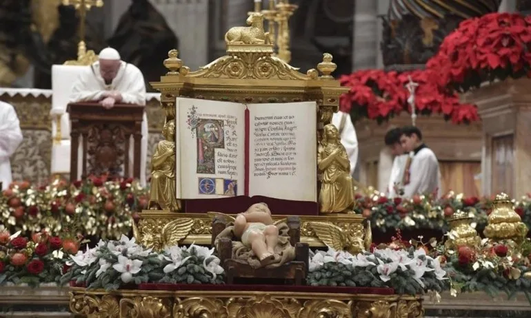 Папа Франциск: Посланието на Рождество Христово е любов, скромност, милосърдие - Tribune.bg
