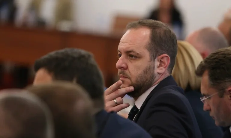 Борислав Сандов: Кандидатурата на Пламен Николов не е сериозна - Tribune.bg