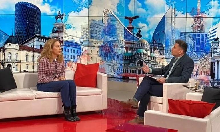 Николова: Осигурена е охрана на машините за гласуване, работим за безпристрастен, законосъобразен и честен вот - Tribune.bg